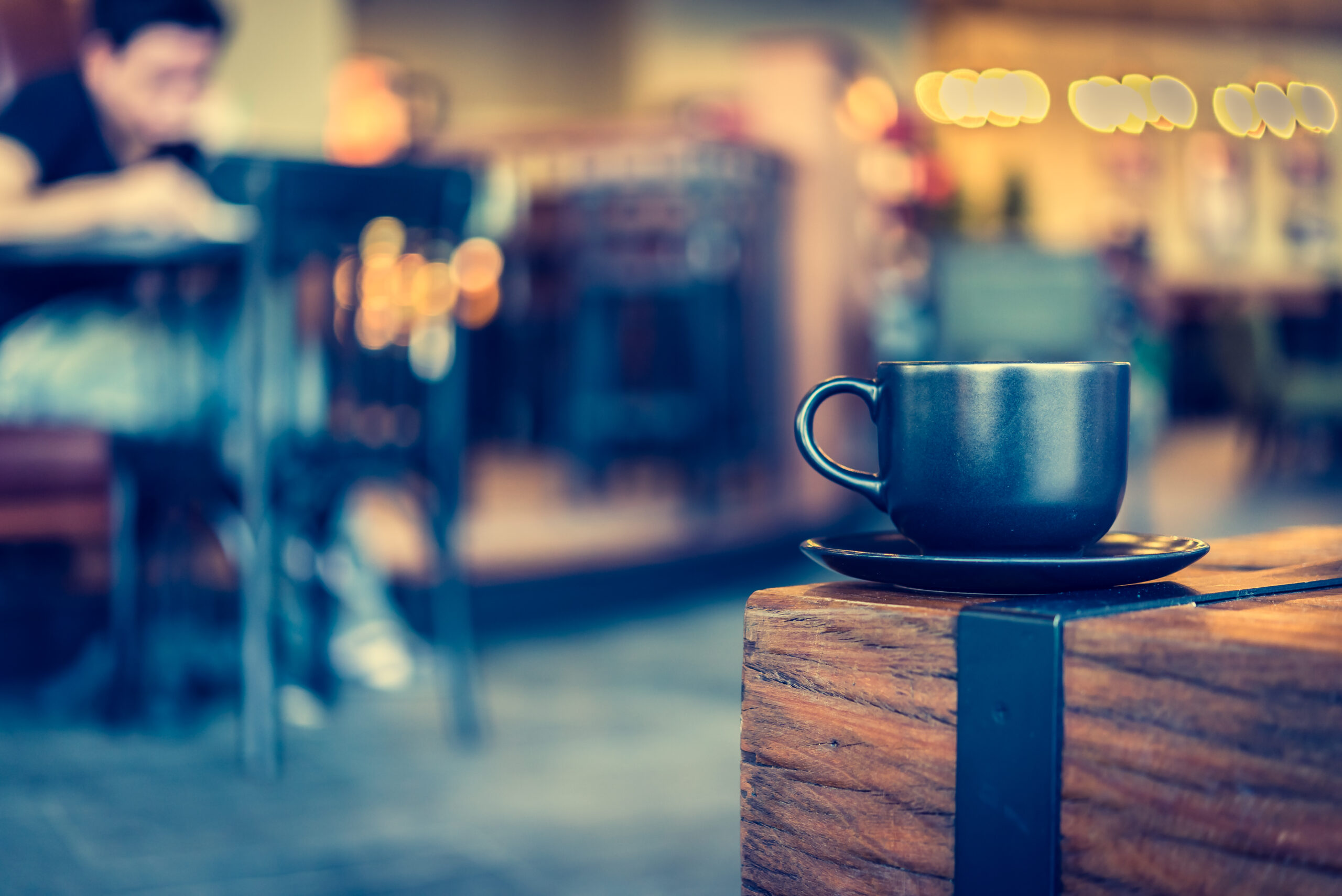 5 Reasons Why Your Local Coffee Shop is the Perfect Hub for Networking